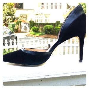 Suede and leather pump